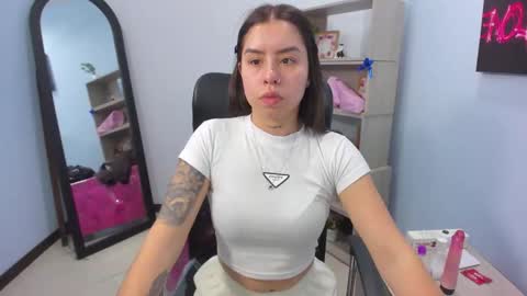 isebella online show from May 19, 1:50 pm