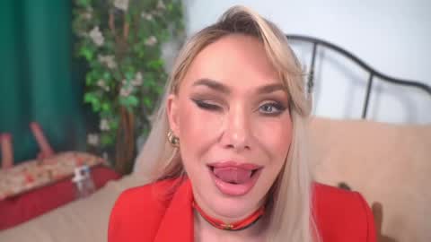 isadoradunkan online show from April 18, 8:09 pm