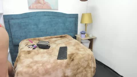 Snapshot of isadoravex chatting on April 13, 12:43 pm Isabel online show from April 13, 12:43 pm