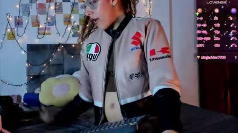 Snapshot of isangel_ chatting on February 3, 6:22 am Isabela online show from February 3, 6:22 am