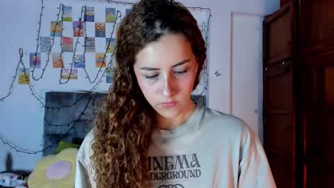 Snapshot of isangel_ chatting on February 10, 5:00 am Isabela online show from February 10, 5:00 am