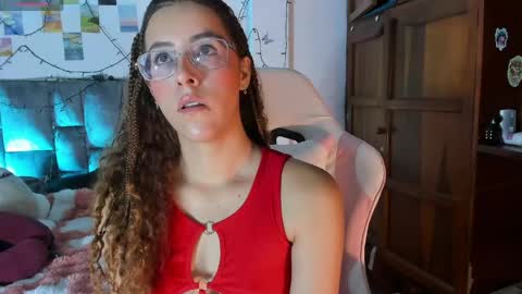 Isabela  online show from June 9, 2:34 am