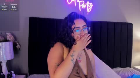 Isabela Isa for lovers online show from May 27, 9:01 pm