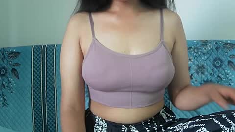 ishika_singh_ online show from June 23, 1:47 am