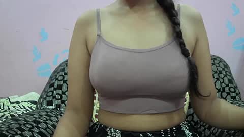 ishika_singh_ online show from July 27, 1:45 am