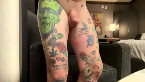 Snapshot of ishouldntbeonhereagain chatting on December 17, 1:55 am Daddy Master Master Daddy online show from December 17, 1:55 am