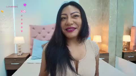 Snapshot of isis_choi chatting on July 12, 7:27 pm Isis Choi online show from July 12, 7:27 pm