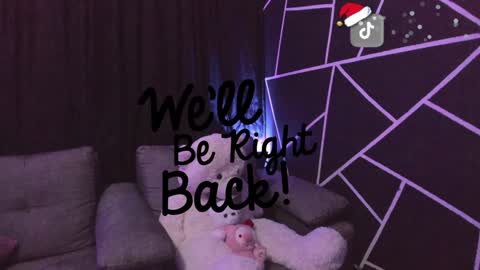 Isis Independent model online show from December 13, 10:45 pm