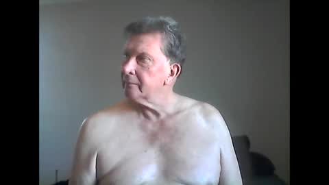 island625103 online show from February 21, 9:11 pm