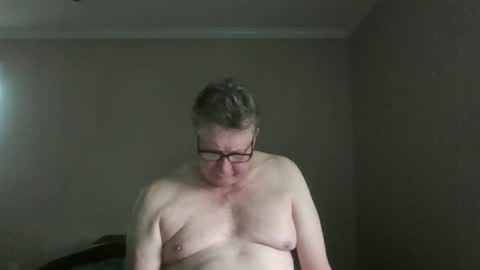 island625103 online show from October 25, 8:47 pm