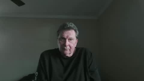 island625103 online show from April 19, 10:34 pm