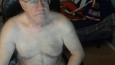 islesman22 online show from April 21, 9:15 am