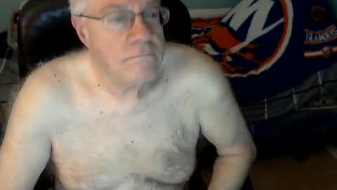 Snapshot of islesman22 chatting on May 17, 9:38 am islesman22 online show from May 17, 9:38 am