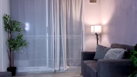 Snapshot of isnotforeveryone chatting on September 22, 1:07 am Julyane online show from September 22, 1:07 am