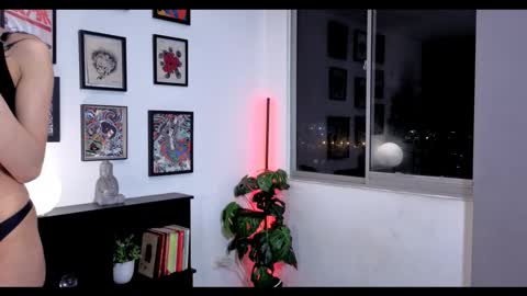 Snapshot of isnotforeveryone chatting on November 16, 11:43 pm Julyane online show from November 16, 11:43 pm