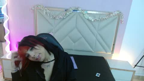 Issa online show from February 9, 3:32 am