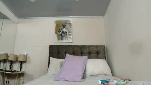Snapshot of issabellajones chatting on July 22, 12:08 pm issabellajones online show from July 22, 12:08 pm