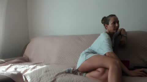 Snapshot of issabelle_69 chatting on July 7, 6:47 am Issabelle online show from July 7, 6:47 am