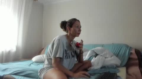 Snapshot of issabelle_69 chatting on July 8, 5:34 am Issabelle online show from July 8, 5:34 am