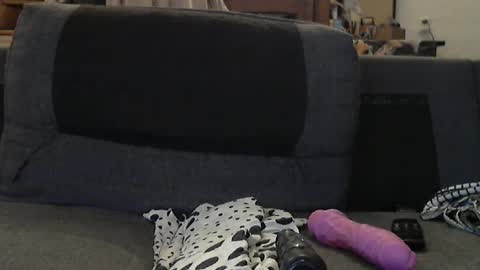 issazorro online show from February 6, 6:29 am