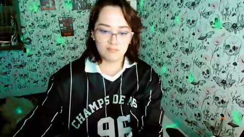 Yiz online show from May 16, 12:07 am