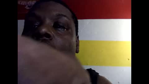 Snapshot of iswalloweveything chatting on April 12, 11:15 am iswalloweveything online show from April 12, 11:15 am