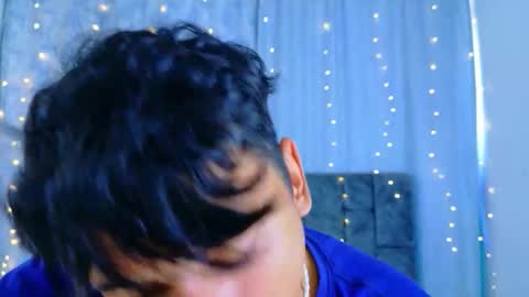 ithan_kingtwin online show from May 14, 8:15 pm