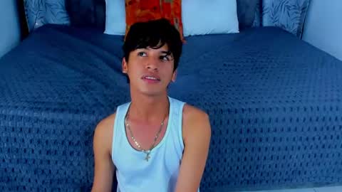 ithan_kingtwin online show from June 12, 8:30 pm