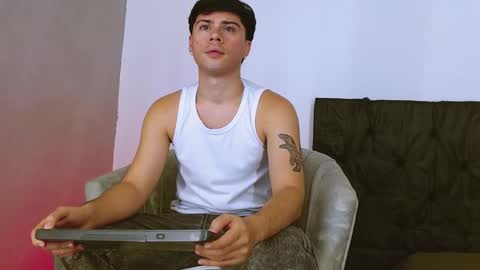 Ithan and Friends online show from February 23, 10:29 pm