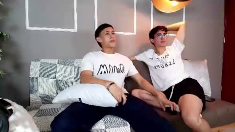 Snapshot of its_alejo chatting on July 2, 1:39 pm its_alejo online show from July 2, 1:39 pm