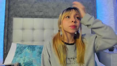 Snapshot of its_bibi chatting on November 20, 2:12 am its_bibi online show from November 20, 2:12 am