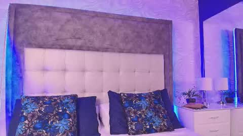 Snapshot of its_bibi chatting on February 6, 1:54 am its_bibi online show from February 6, 1:54 am