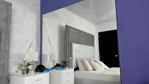 Snapshot of its_bibi chatting on March 20, 4:06 am its_bibi online show from March 20, 4:06 am