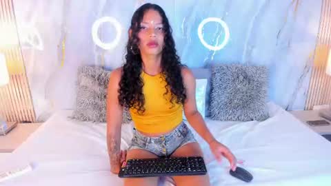Lexie  online show from June 18, 1:04 pm