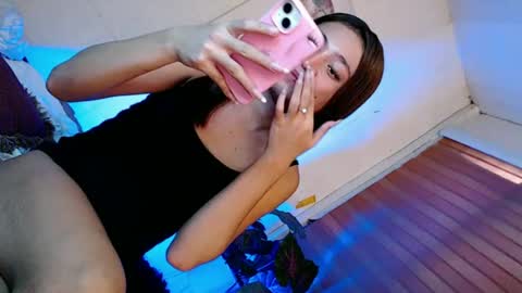 its_me_luna1111 online show from July 7, 7:23 am