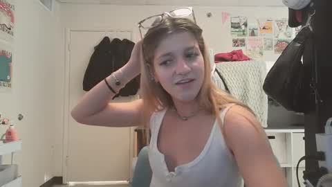 Snapshot of itsalexlove chatting on February 7, 11:13 pm Alex Love online show from February 7, 11:13 pm