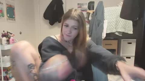 Snapshot of itsalexlove chatting on February 25, 12:58 am Alex Love online show from February 25, 12:58 am