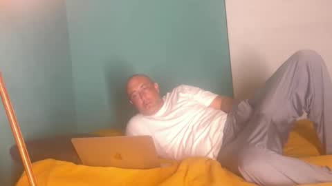 Snapshot of itsanexperiment chatting on March 12, 7:36 am itsanexperiment online show from March 12, 7:36 am