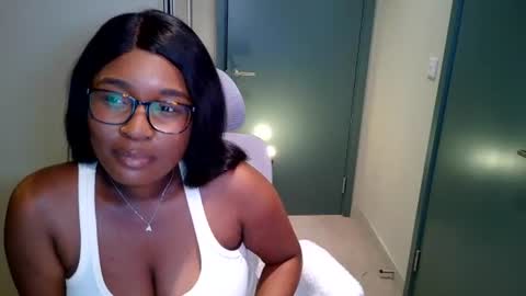 itsanna_b online show from July 1, 12:56 am