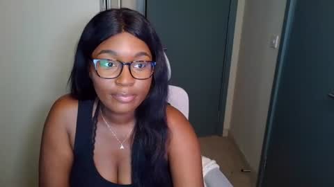 itsanna_b online show from July 2, 2:22 am