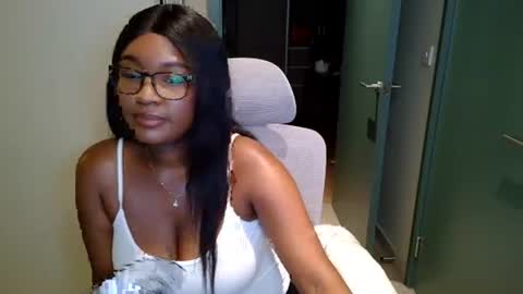 itsanna_b online show from July 9, 2:26 am