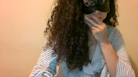 Snapshot of itslilithsmile chatting on July 19, 1:37 pm itslilithsmile online show from July 19, 1:37 pm