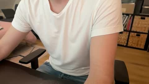 itsthat online show from April 26, 3:21 pm