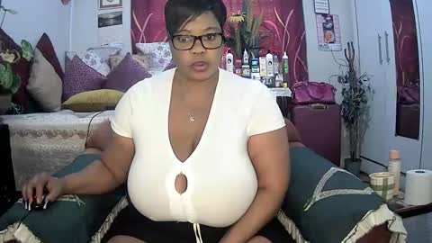 Snapshot of itumeleng74 chatting on March 3, 9:00 am itumeleng74 online show from March 3, 9:00 am