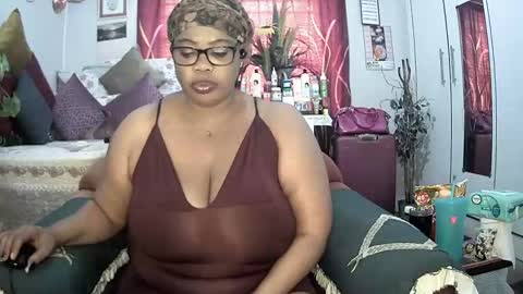 Snapshot of itumeleng74 chatting on March 6, 9:25 am itumeleng74 online show from March 6, 9:25 am