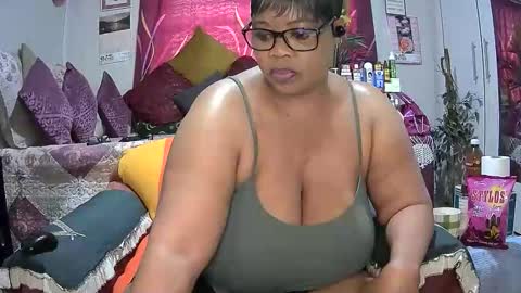 Snapshot of itumeleng74 chatting on September 20, 6:25 am itumeleng74 online show from September 20, 6:25 am