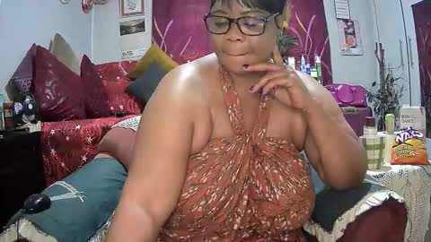 Snapshot of itumeleng74 chatting on October 12, 5:06 am itumeleng74 online show from October 12, 5:06 am