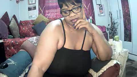 Snapshot of itumeleng74 chatting on October 22, 5:19 am itumeleng74 online show from October 22, 5:19 am