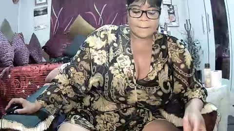 Snapshot of itumeleng74 chatting on November 2, 7:27 pm itumeleng74 online show from November 2, 7:27 pm