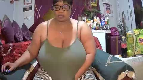 Snapshot of itumeleng74 chatting on November 8, 6:29 pm itumeleng74 online show from November 8, 6:29 pm